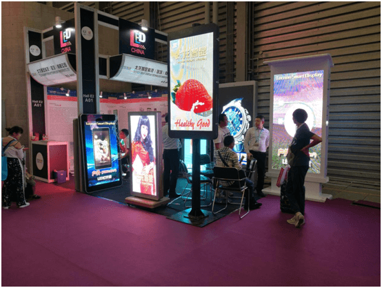 LED燈桿屏|智慧燈桿屏|立柱廣告機(jī)|LED廣告機(jī)|智慧路燈屏|燈桿廣告屏|燈桿屏 LED燈桿屏|智慧燈桿屏|立柱廣告機(jī)|LED廣告機(jī)|智慧路燈屏|燈桿廣告屏|燈桿屏