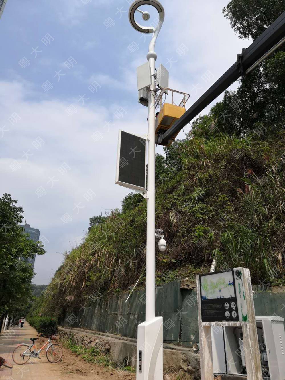 LED燈桿屏-智能顯示屏 (3).jpg LED燈桿屏-智能顯示屏 (3).jpg