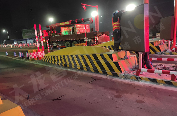 led燈桿屏|智慧燈桿屏|led廣告機(jī)|智慧路燈屏|戶外LED廣告機(jī)|燈桿屏|智慧燈桿|智慧路燈